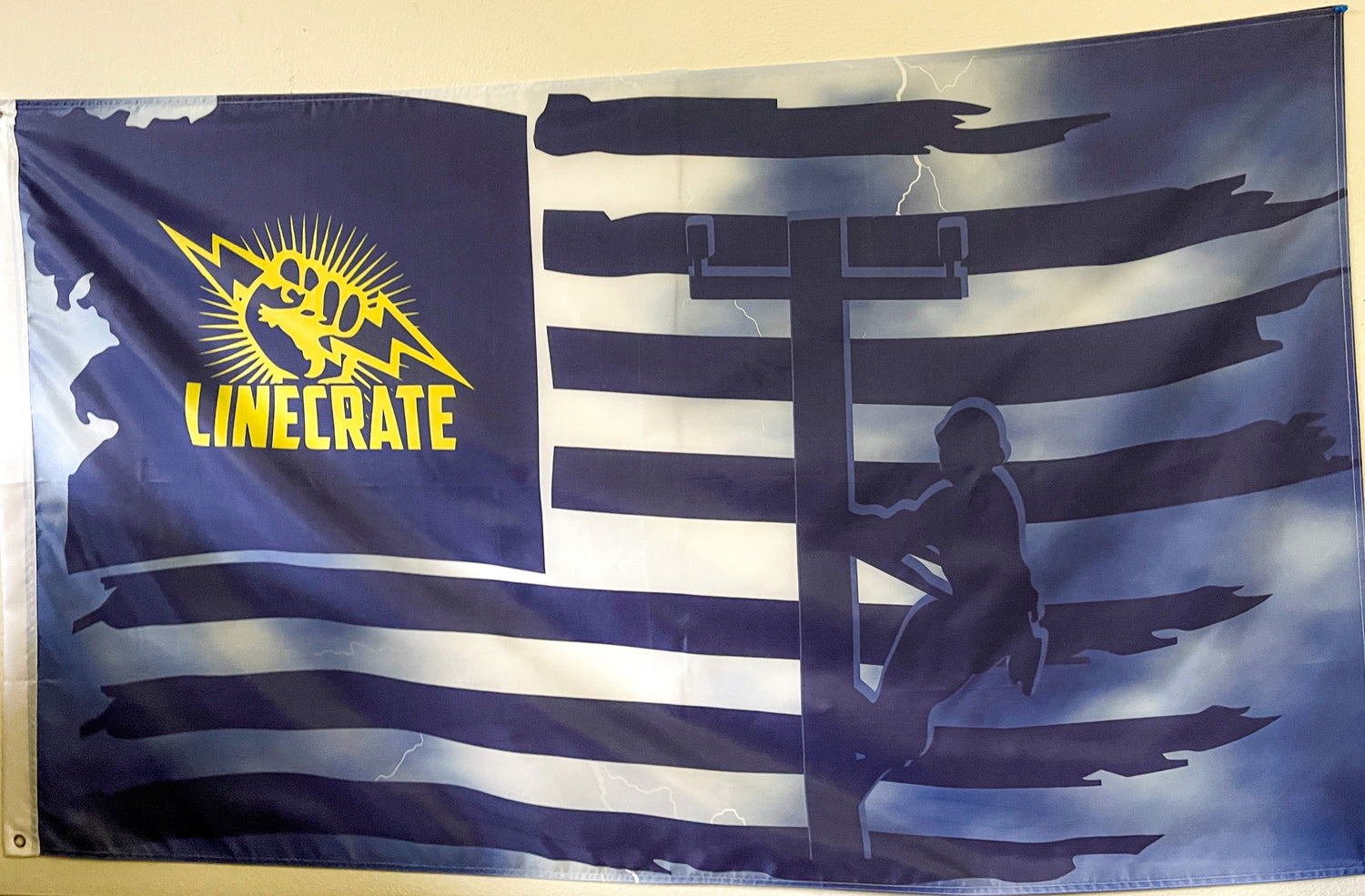 lineman linecrate indoor outdoor flag